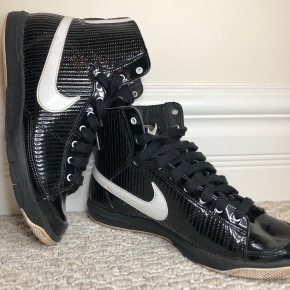 Nike High Tops Women’s Shoes - Picture 2 of 4